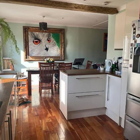 Вилла Bright, Comfy And Peaceful House Инверкитинг Экстерьер фото